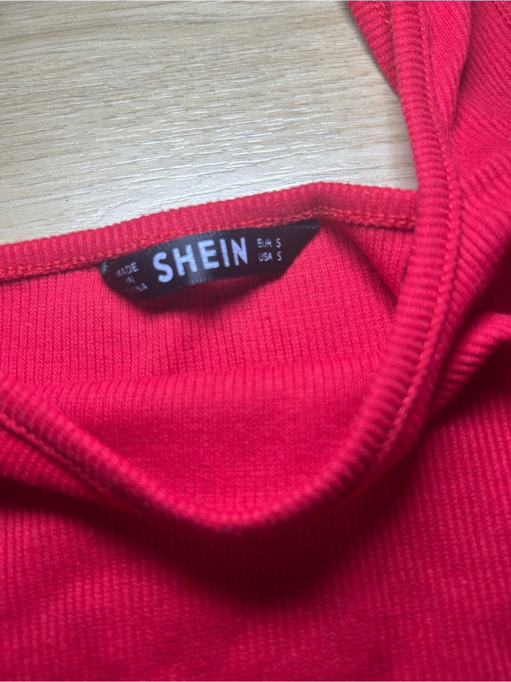 SHEIN Red Ribbed Square-Neck Crop Top - Picture 2 of 4
